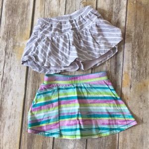 2 pairs of skorts